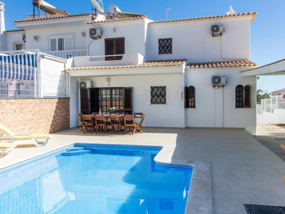 Villa Dogueno- Privat Pool & Privacy & Albufeira Center Exterior photo